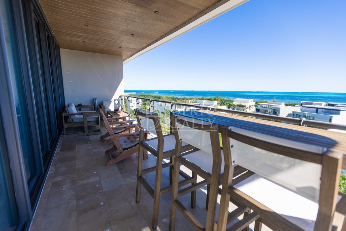 Allure, Puerto Cancun