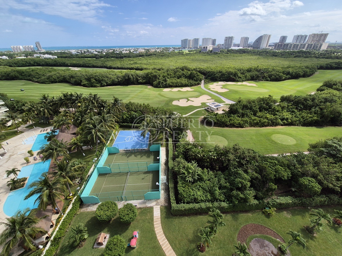 Isola Towers, Puerto Cancun