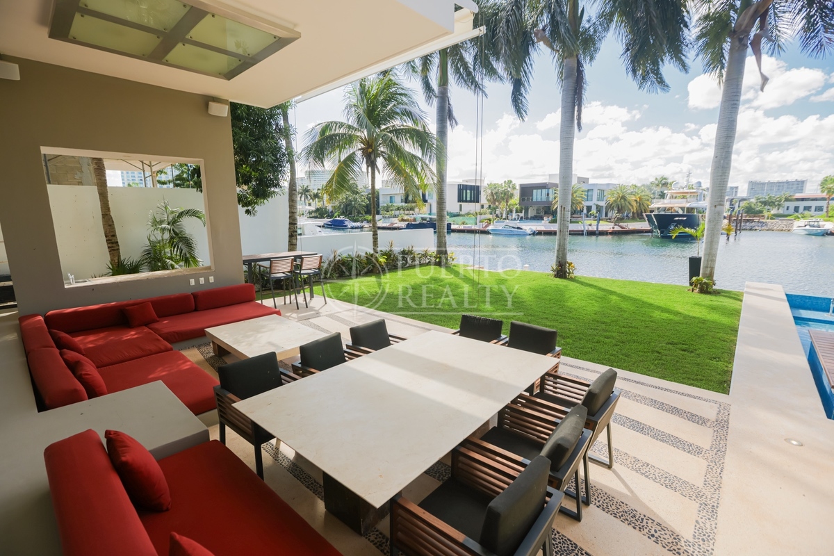 Los Canales, Puerto Cancun