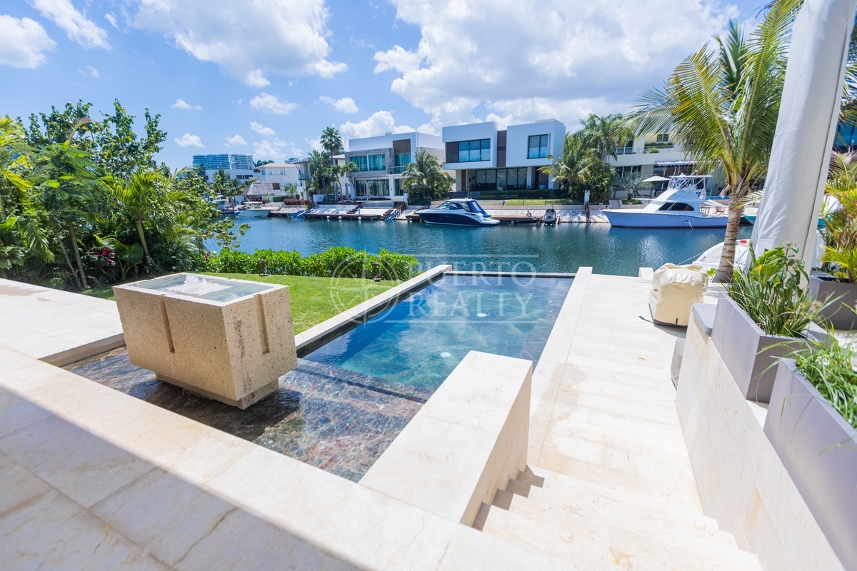 Los Canales, Puerto Cancun