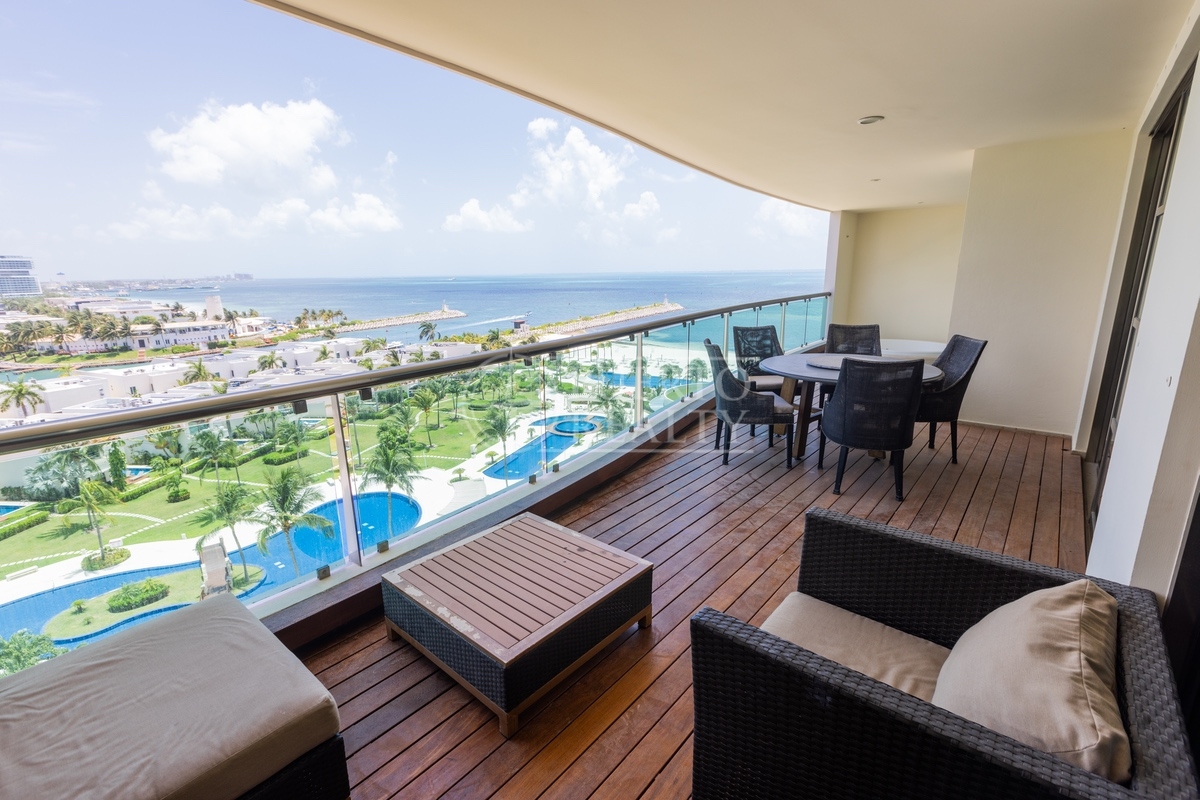 Novo Cancun, Puerto Cancun