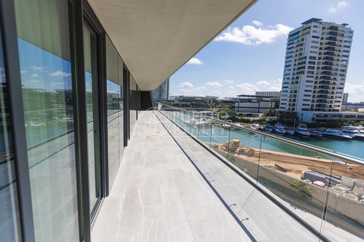 Shark Tower, Puerto Cancun